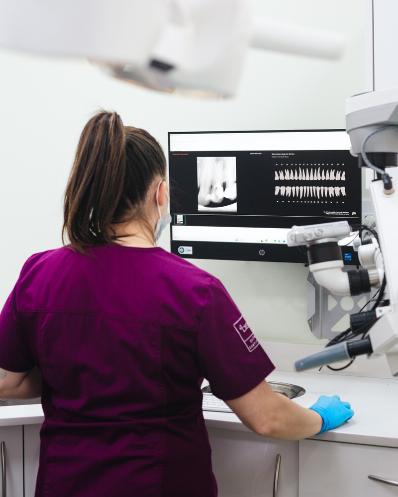 Endodoncia en Oviedo con la Dra Luisa Castillo en el Centro Odontológico Miguel González 6
