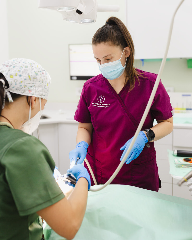 Periodoncia en Oviedo con la Dra Luisa Castillo en el Centro Odontológico Miguel González 7