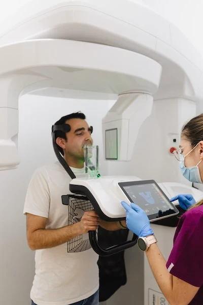 Tecnología-dental-CBCT-3D-Radiografia-Dental-3D-en-Clinica-Dental-Oviedo-Miguel-Gonzaez